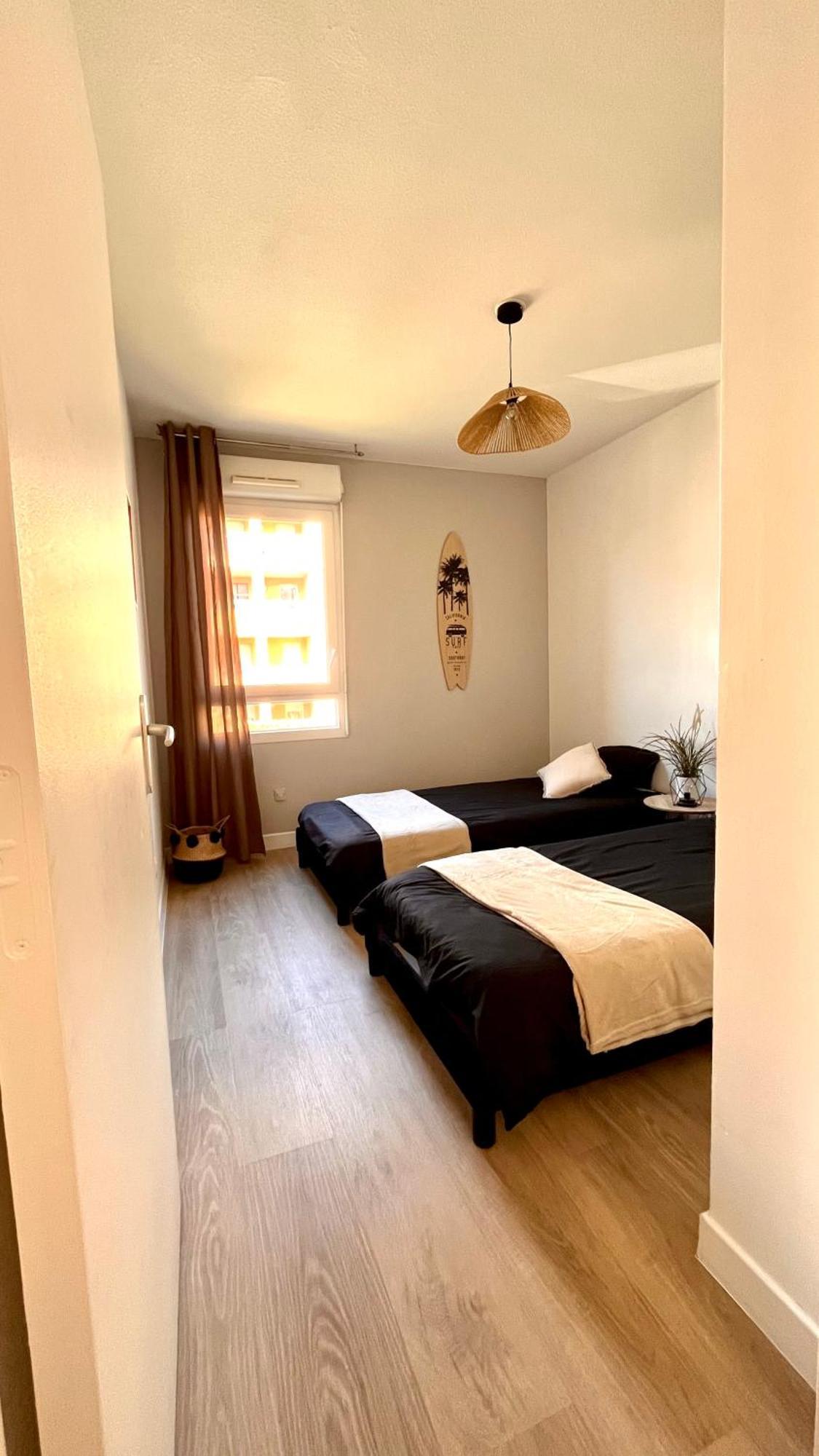 Appartement 2 Chambres Dans Residence Avec Piscine Et Parking La Ciotat Exterior foto
