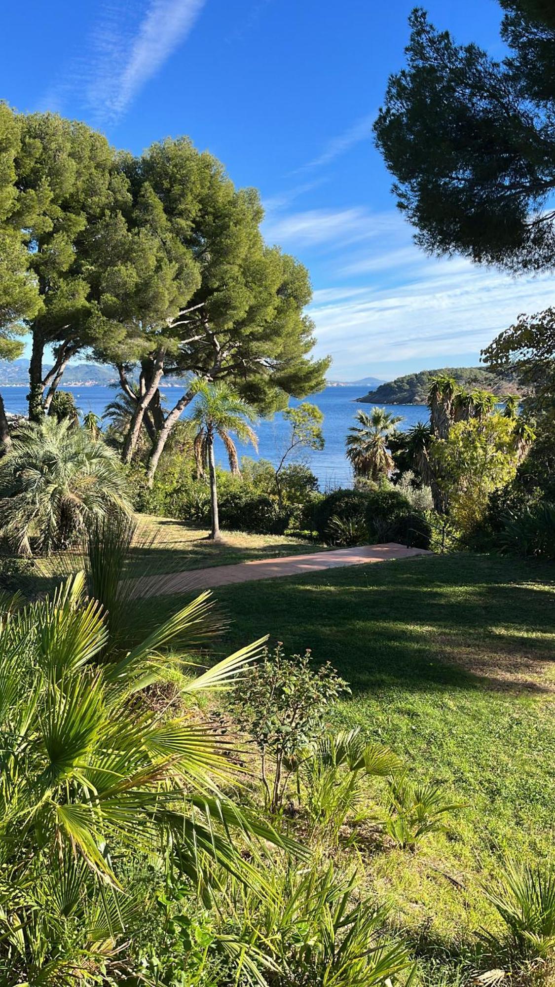 Appartement 2 Chambres Dans Residence Avec Piscine Et Parking La Ciotat Exterior foto
