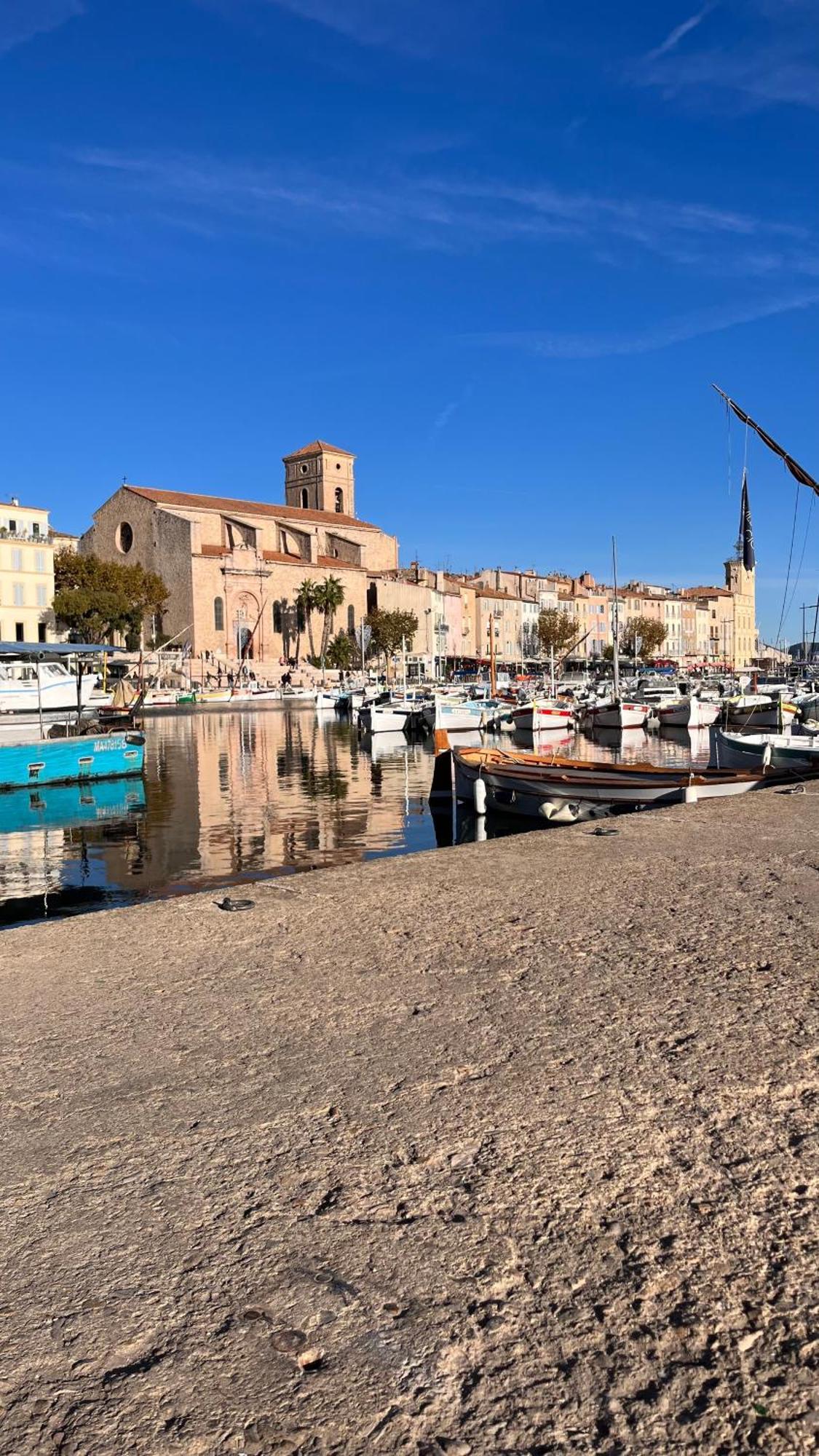 Appartement 2 Chambres Dans Residence Avec Piscine Et Parking La Ciotat Exterior foto