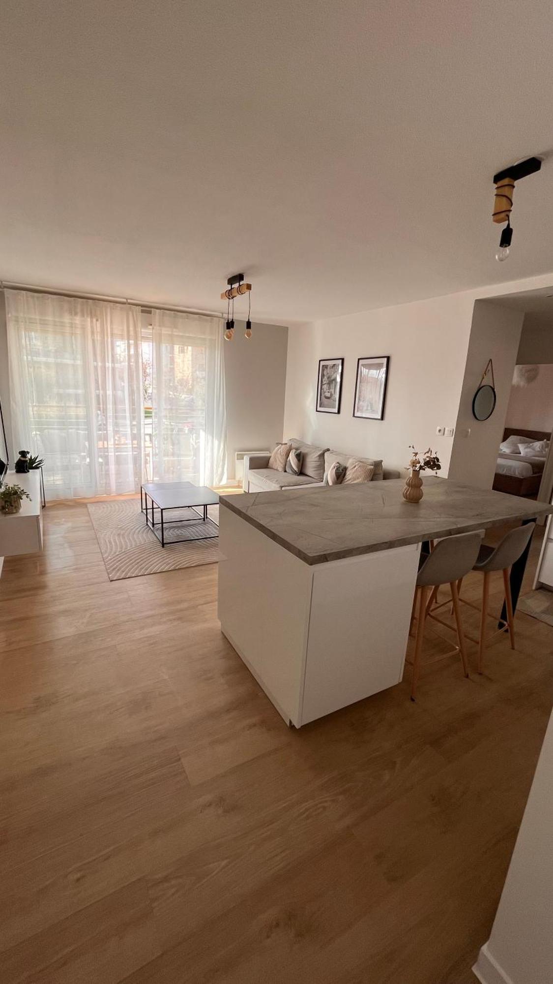 Appartement 2 Chambres Dans Residence Avec Piscine Et Parking La Ciotat Exterior foto