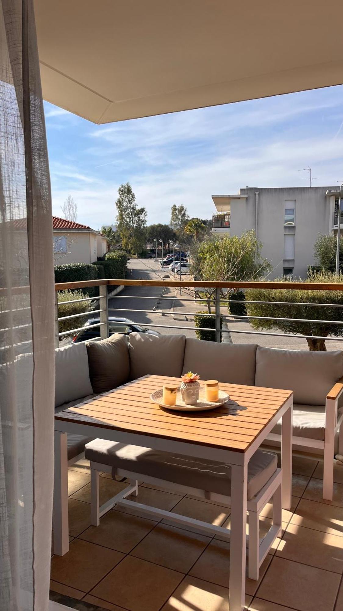 Appartement 2 Chambres Dans Residence Avec Piscine Et Parking La Ciotat Exterior foto