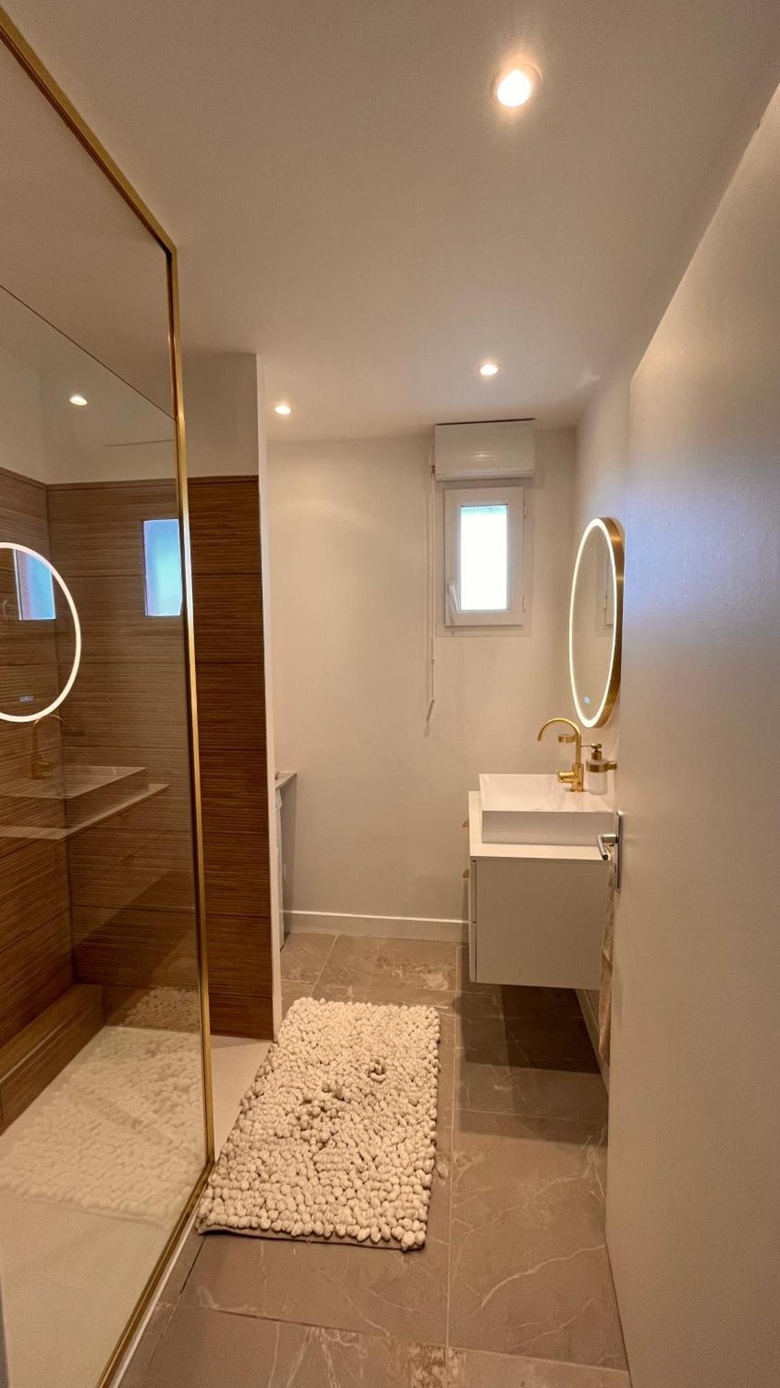 Appartement 2 Chambres Dans Residence Avec Piscine Et Parking La Ciotat Exterior foto