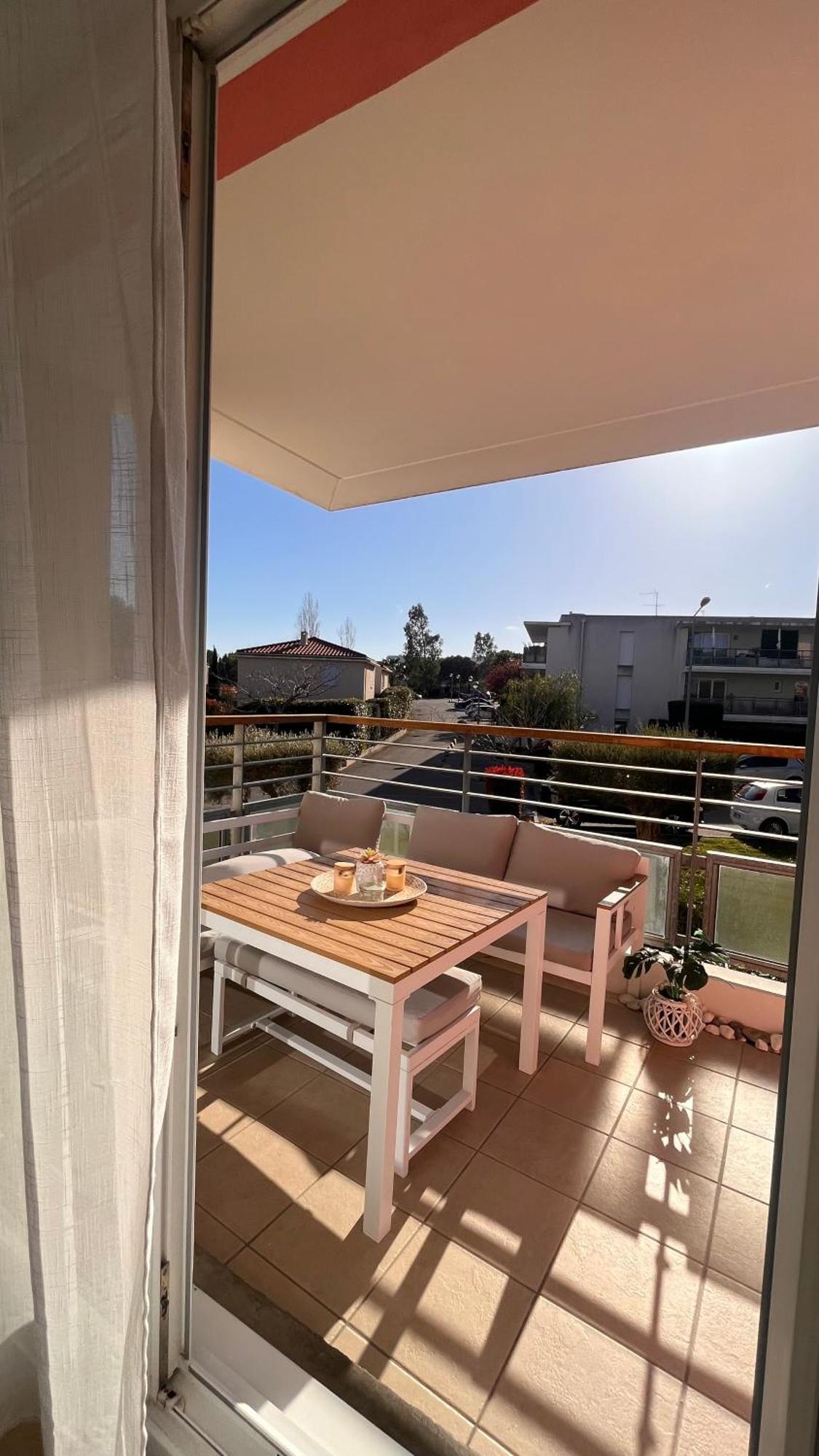 Appartement 2 Chambres Dans Residence Avec Piscine Et Parking La Ciotat Exterior foto