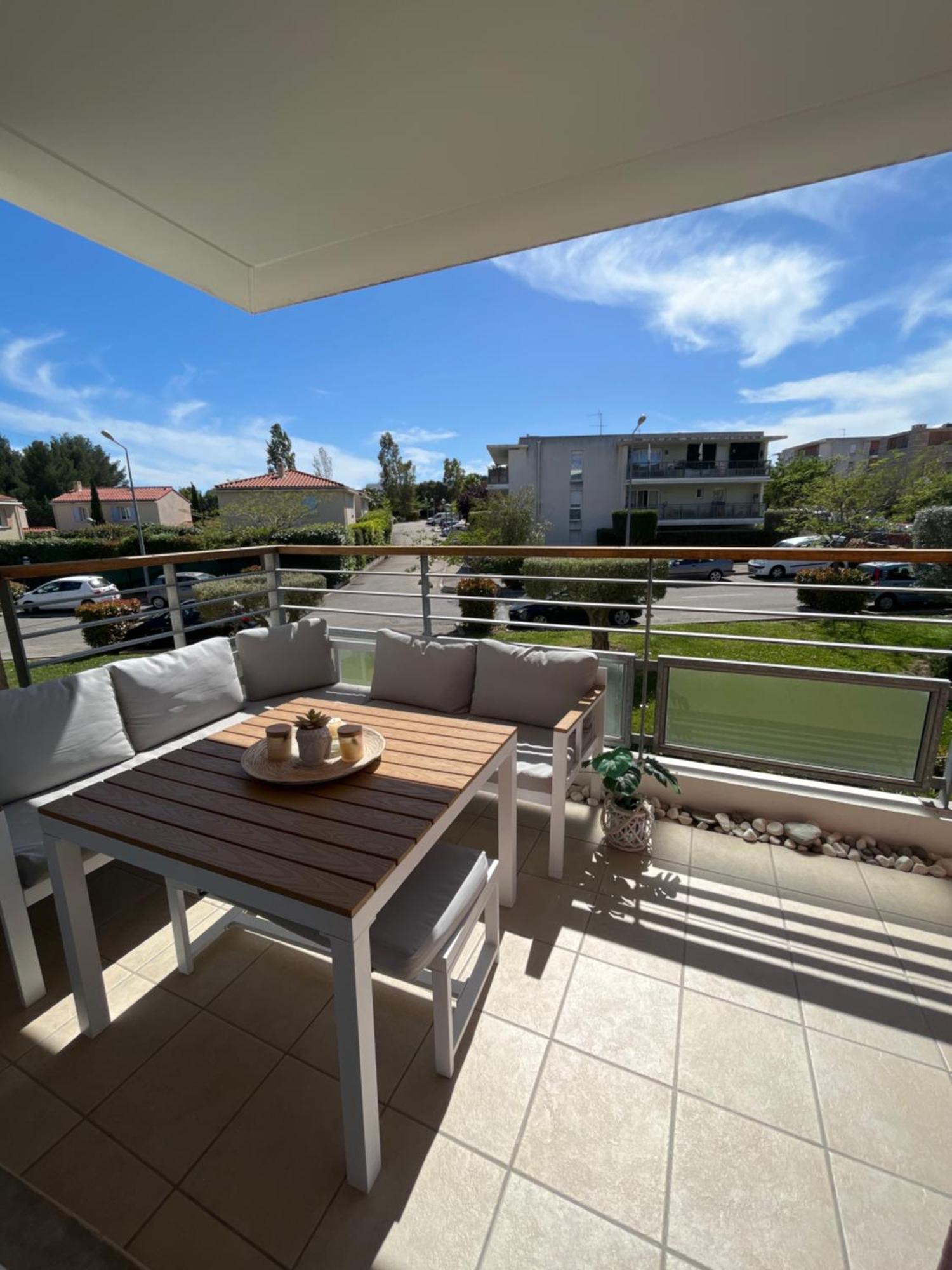 Appartement 2 Chambres Dans Residence Avec Piscine Et Parking La Ciotat Exterior foto